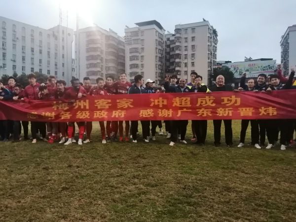 这位28岁的球员与路易斯维尔竞技女足的合同到期后，将于2024年1月1日加入我们。